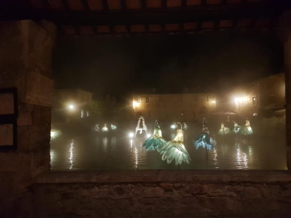 Appartamento Dimora del pellegrino San Quirico dʼOrcia Esterno foto